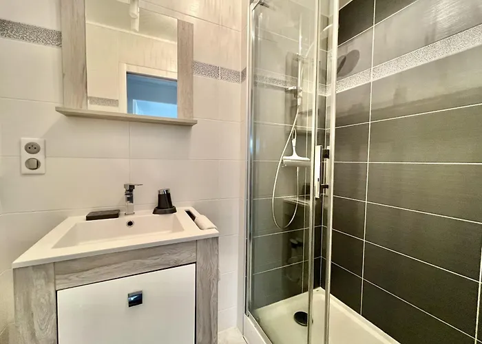 Beautiful T2 Large Terrace Near Center & Sea Apartman Cannes